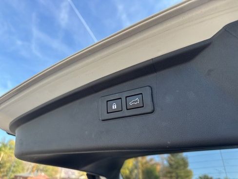 Used 2023 Subaru Outback Limited XT image 15