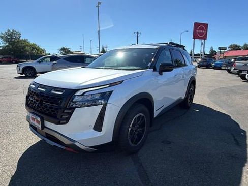 New 2026 Nissan Pathfinder Rock Creek AWD/4WD image 1