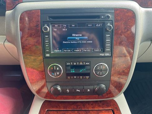 Used 2011 Chevrolet Tahoe LTZ AWD/4WD image 15