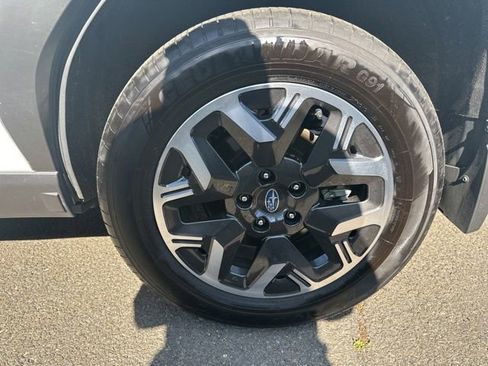 Certified 2025 Subaru Forester Premium AWD/4WD image 30