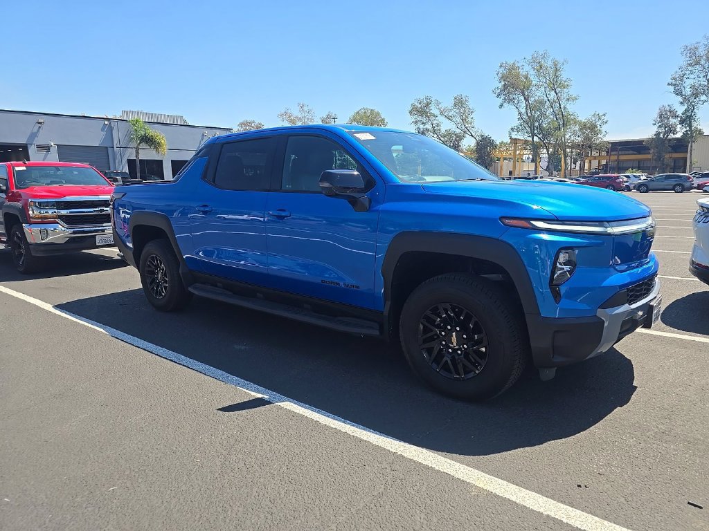 Used 2025 Chevrolet Silverado EV LT AWD/4WD image 1