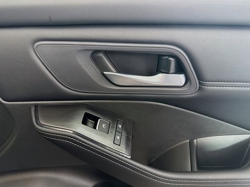 Used 2026 Nissan Rogue SL image 31