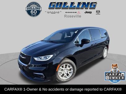 Used 2026 Chrysler Pacifica Select