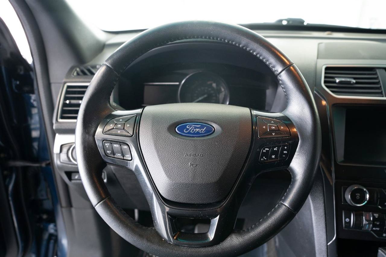 Used 2016 Ford Explorer XLT w/ Equipment Group 201A FWD image 13