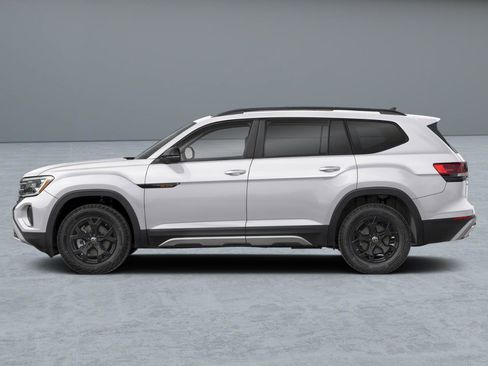 New 2026 Volkswagen Atlas Peak Edition image 3