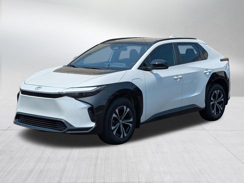 Used 2024 Toyota bZ4X AWD w/ Weather Package image 3