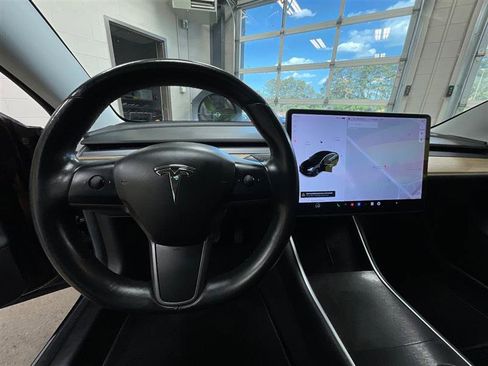 Used 2018 Tesla Model 3 Long Range RWD image 14
