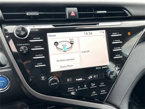 Used 2020 Toyota Camry XLE image 24