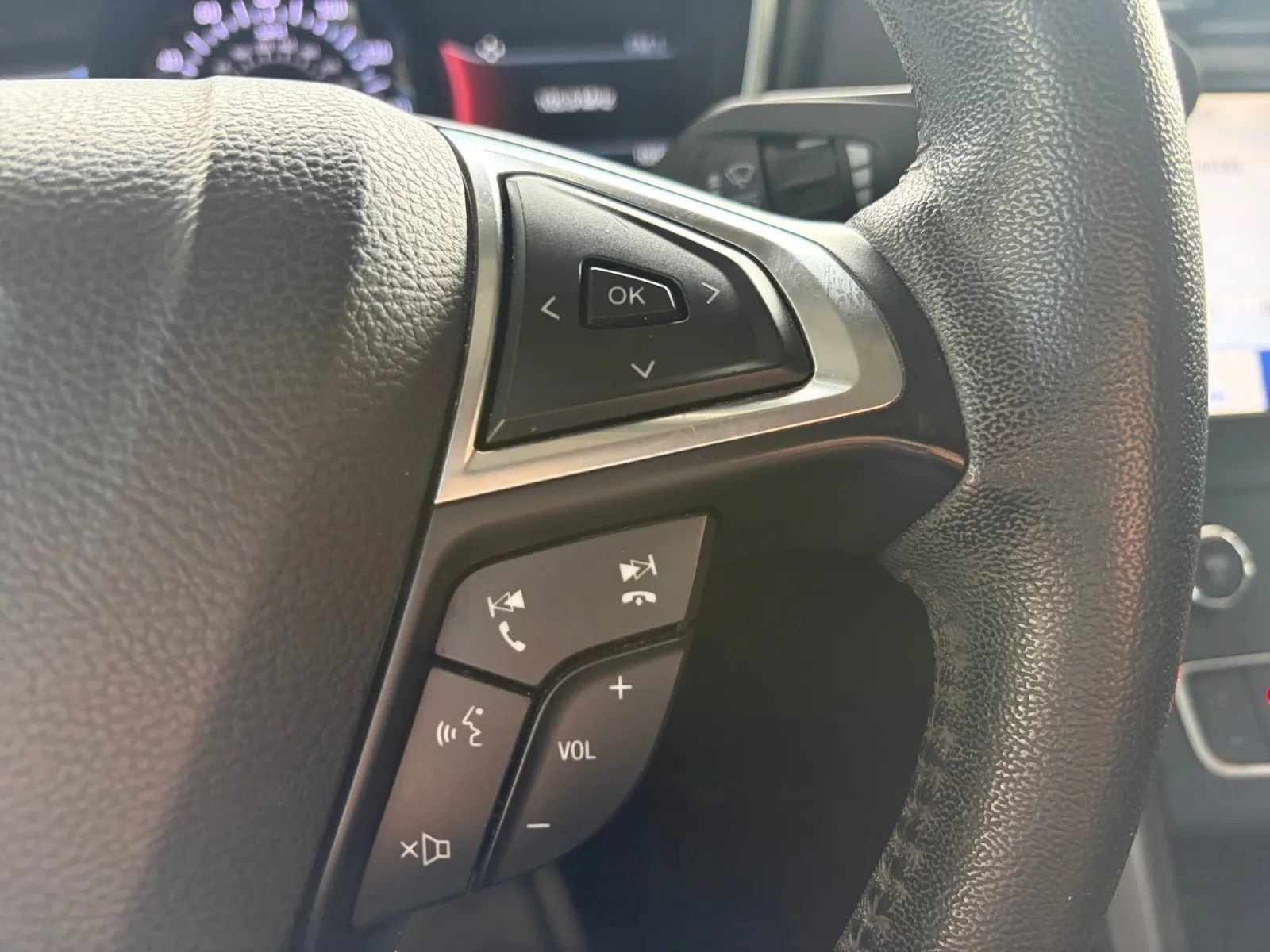 Used 2020 Ford Fusion SEL FWD image 31