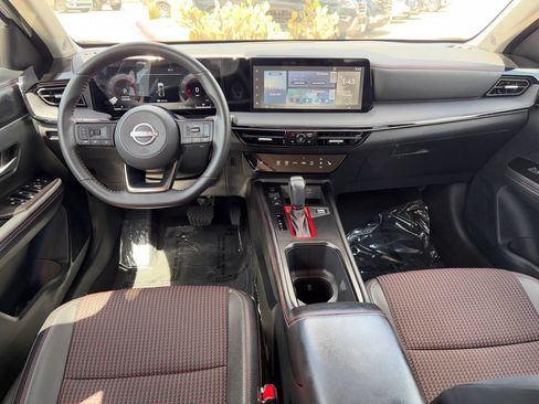 Used 2025 Nissan Kicks SR w/ SR Premium Package AWD/4WD image 19