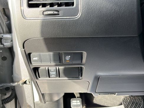 Used 2021 Nissan Armada SL w/ Captain's Chairs Package image 13