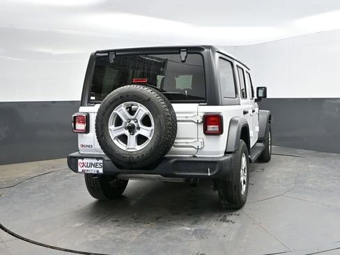 Used 2018 Jeep Wrangler Unlimited Sport S AWD/4WD image 9