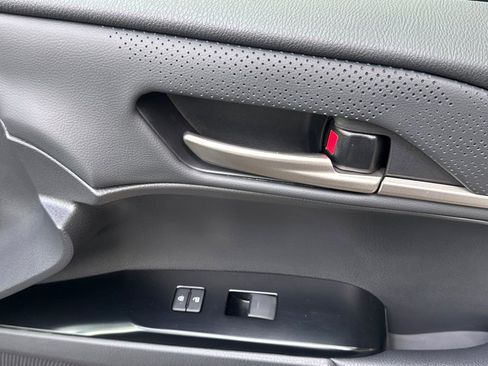 Used 2025 Toyota Camry XSE image 23