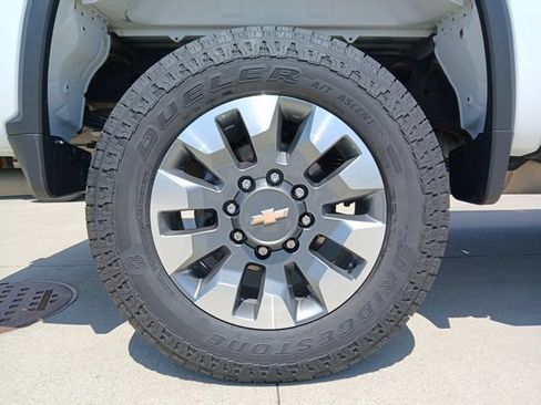Certified 2022 Chevrolet Silverado 2500 Custom w/ Custom Convenience Package AWD/4WD image 31