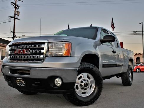Used 2012 GMC Sierra 2500 SLE w/ SLE Preferred Package image 2