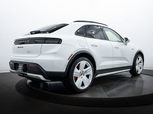 New 2025 Porsche Macan 4S Electric image 7