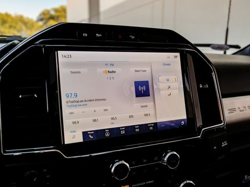 Used 2022 Ford F250 Lariat w/ Black Appearance Package image 61