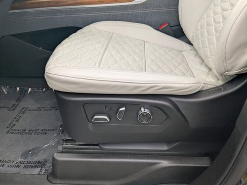 Used 2025 Cadillac Escalade Sport Platinum image 19