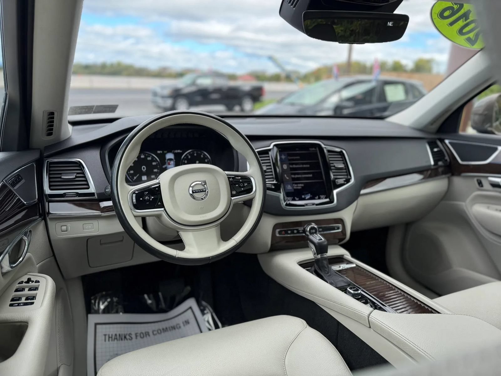 Used 2016 Volvo XC90 T6 Momentum w/ Momentum Plus Package AWD/4WD image 16