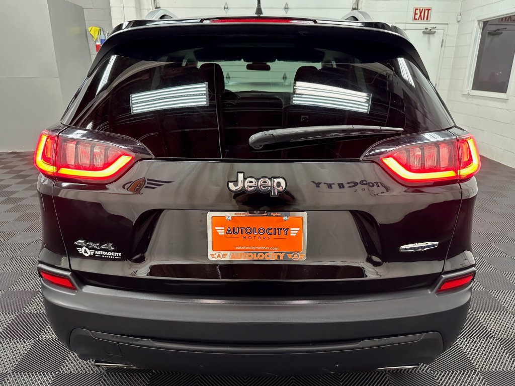 Used 2019 Jeep Cherokee Latitude Plus w/ Cold Weather Group AWD/4WD image 9