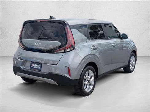 Used 2024 Kia Soul LX w/ Option Group 015 FWD image 5