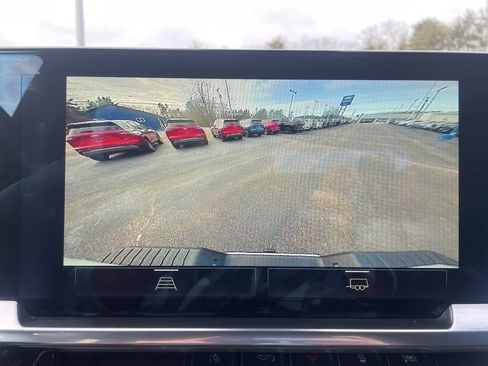 Used 2024 Chevrolet Silverado 2500 LT w/ Convenience Package image 21