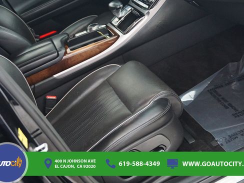 Used 2017 Genesis G90 3.3T Premium RWD image 8