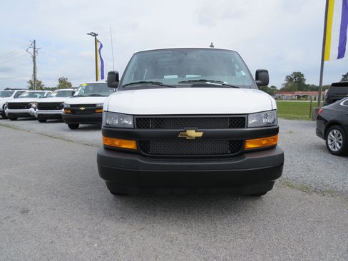 Used 2025 Chevrolet Express 2500 w/ Driver Convenience Package RWD image 11