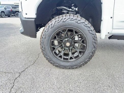 New 2025 GMC Sierra 1500 AT4 w/ Technology Package image 34