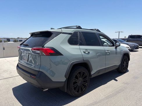 Used 2019 Toyota RAV4 XLE AWD/4WD image 2