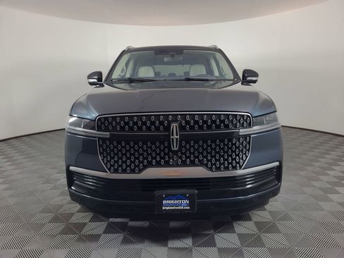 Used 2025 Lincoln Navigator Reserve AWD/4WD image 8