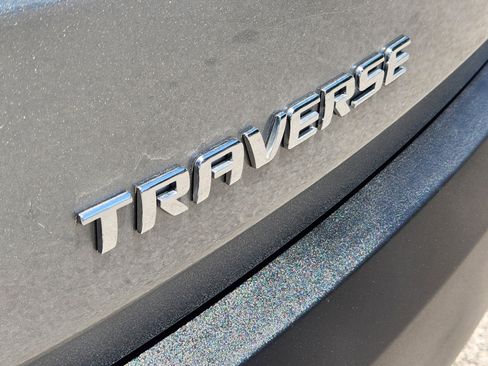 Used 2023 Chevrolet Traverse LT FWD image 28