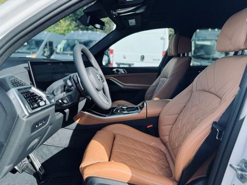 New 2026 BMW X5 xDrive50e w/ M Sport Package image 19