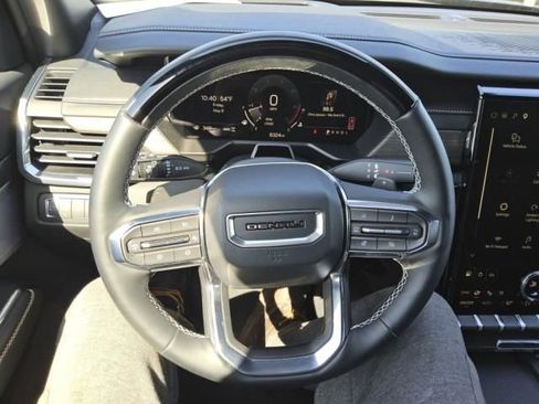 Used 2025 GMC Acadia Denali w/ Super Cruise Package AWD/4WD image 2