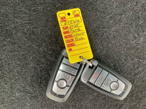 Used 2025 Ford Explorer Active w/ Active Comfort Package AWD/4WD image 24
