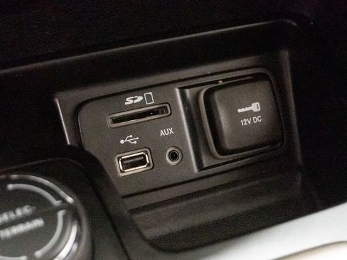 Used 2014 Jeep Cherokee Latitude image 17