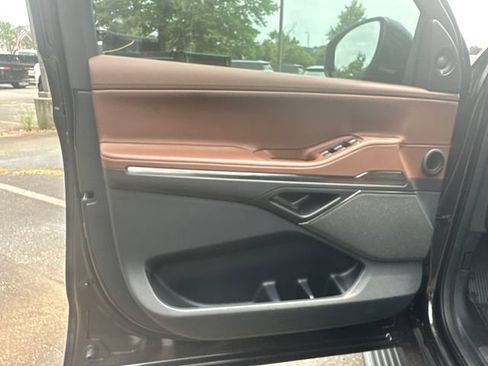 New 2026 Lincoln Navigator L Reserve AWD/4WD image 12
