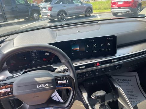 Used 2026 Kia Sorento LX FWD image 16