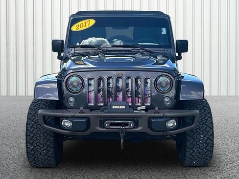 Used 2017 Jeep Wrangler Unlimited Sahara AWD/4WD image 3