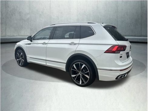 Used 2024 Volkswagen Tiguan SEL R-Line AWD/4WD image 3