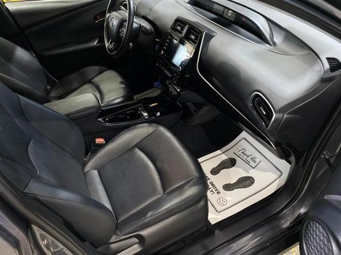Used 2022 Toyota Prius XLE FWD image 20