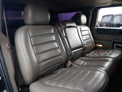 Used 2004 HUMMER H2 w/ Preferred Equipment Group AWD/4WD image 17