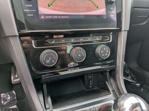 Used 2018 Volkswagen GTI SE w/ SE Leather Package FWD image 21