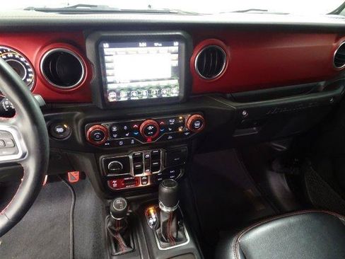 Used 2023 Jeep Wrangler Unlimited Rubicon w/ Cold Weather Group AWD/4WD image 30