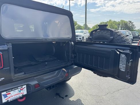 Used 2021 Jeep Wrangler Unlimited Rubicon image 39