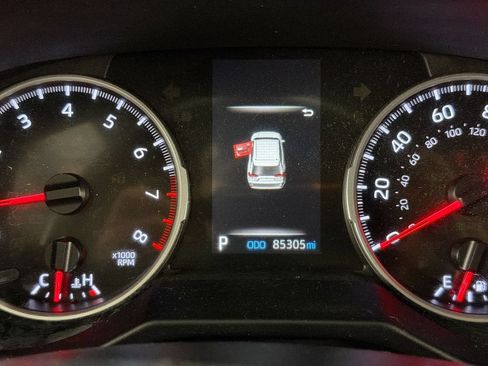 Used 2021 Toyota RAV4 LE FWD image 12