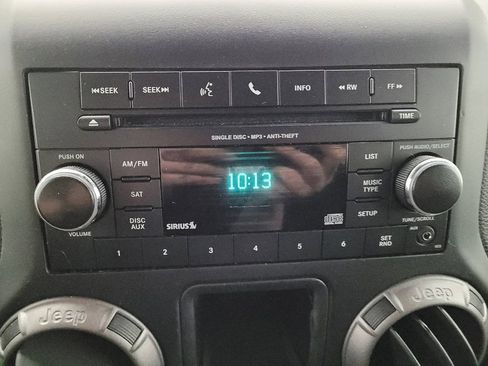 Used 2018 Jeep Wrangler Unlimited Sport image 25