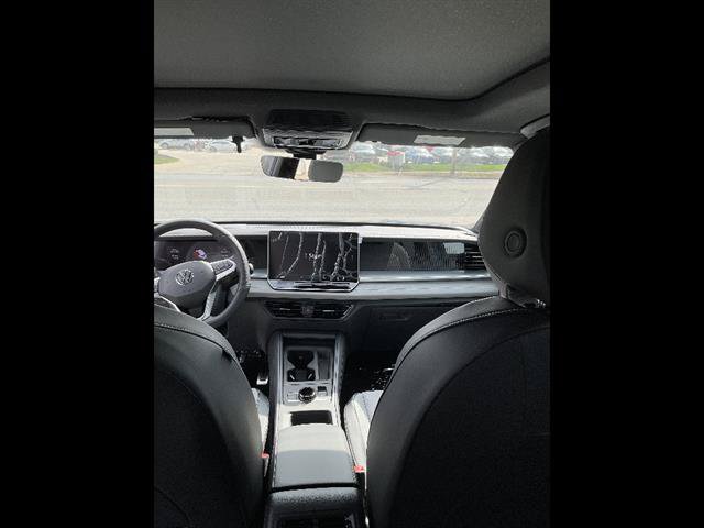 New 2026 Volkswagen Tiguan SE R-Line AWD/4WD image 10