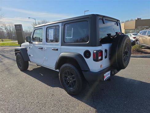 Used 2024 Jeep Wrangler Sport S image 7
