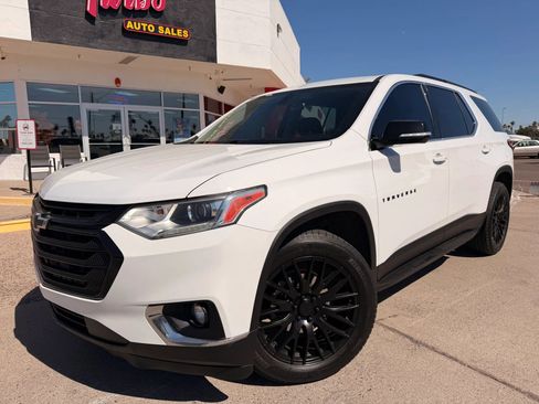 Used 2019 Chevrolet Traverse LT FWD image 1